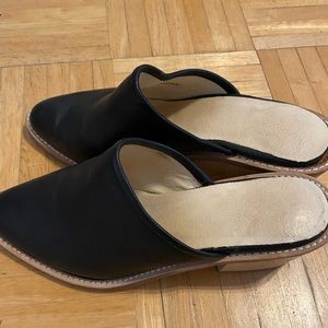 Stylish Vero Curo mules- excellent condition